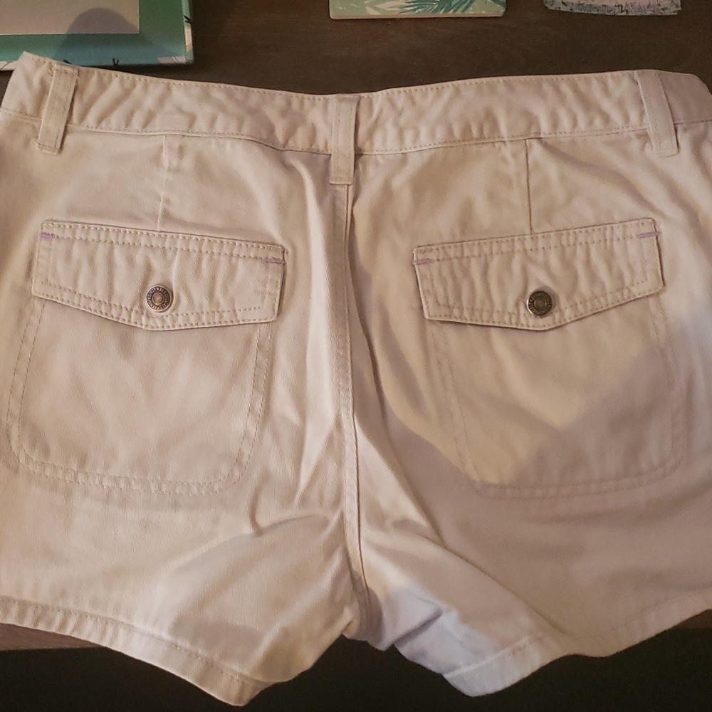 Aeropostale khaki shorts purple trim inside waist - Picture 3 of 4